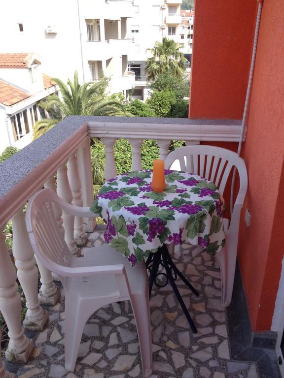 Apartments Holiday Budva Pokoj fotografie