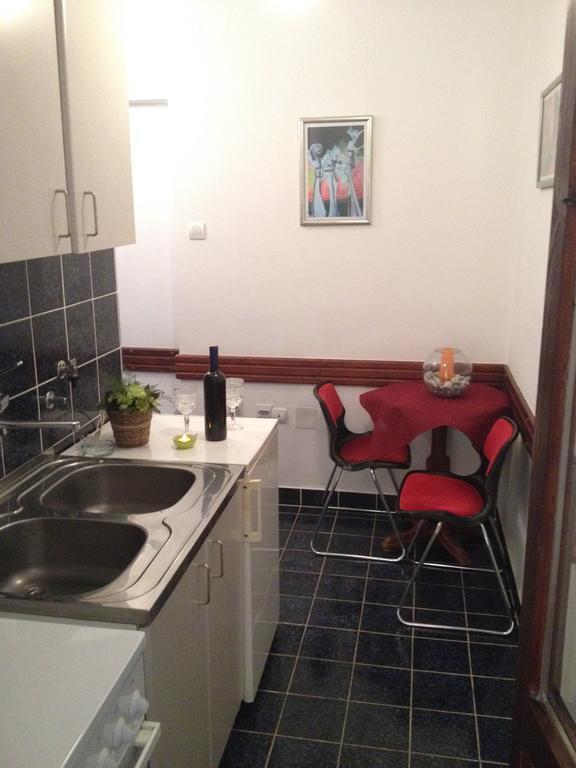Apartments Holiday Budva Pokoj fotografie